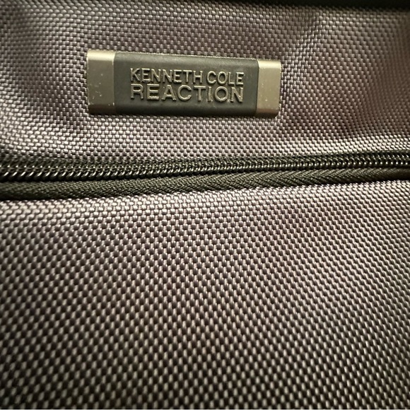 Kenneth Cole Messenger Bag- Gunmetal Gray - Picture 3 of 10